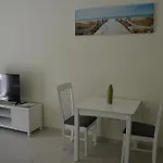 Stunning Studio Close To Metro