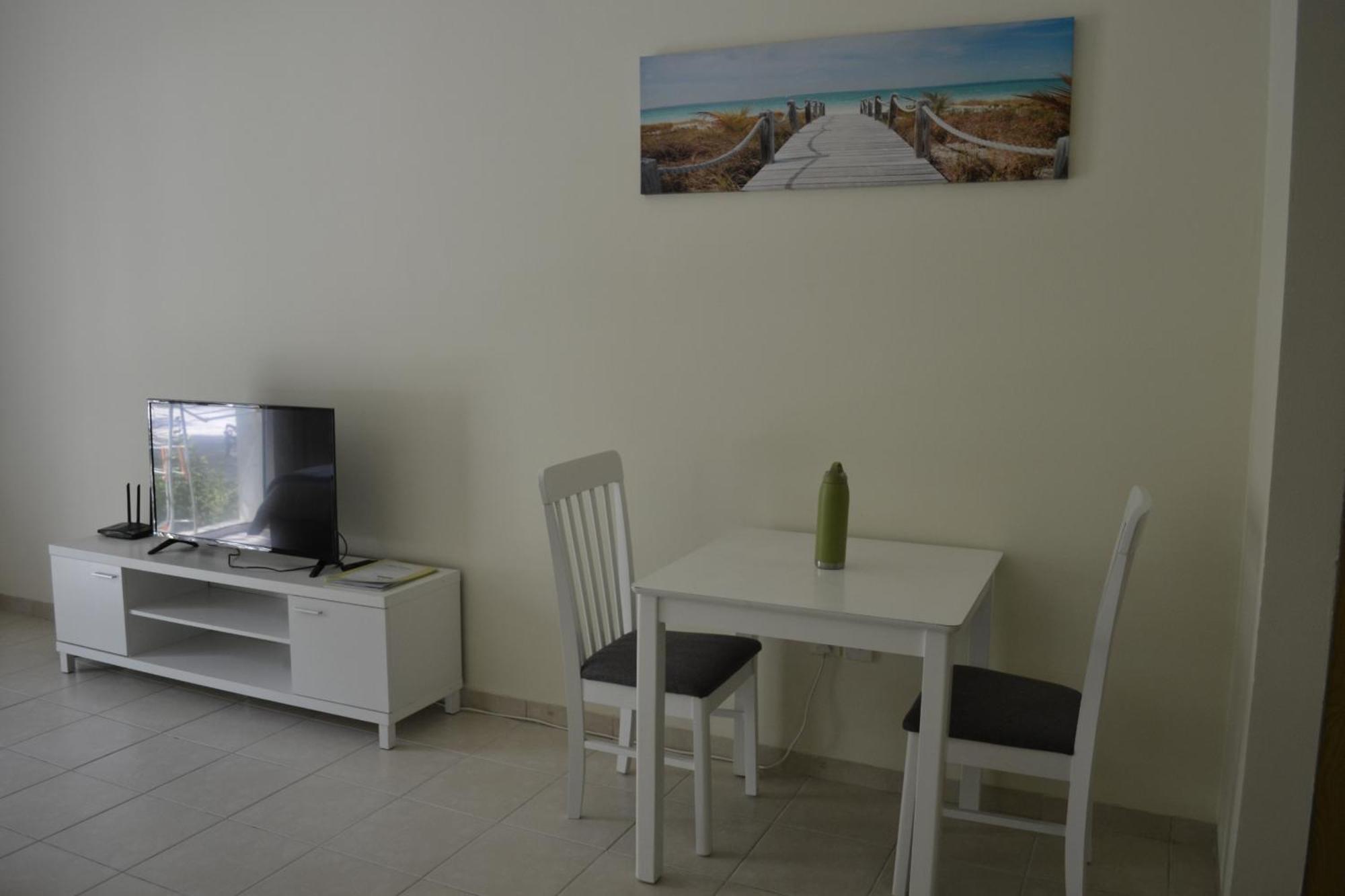 Stunning Close To Metro Apartment *