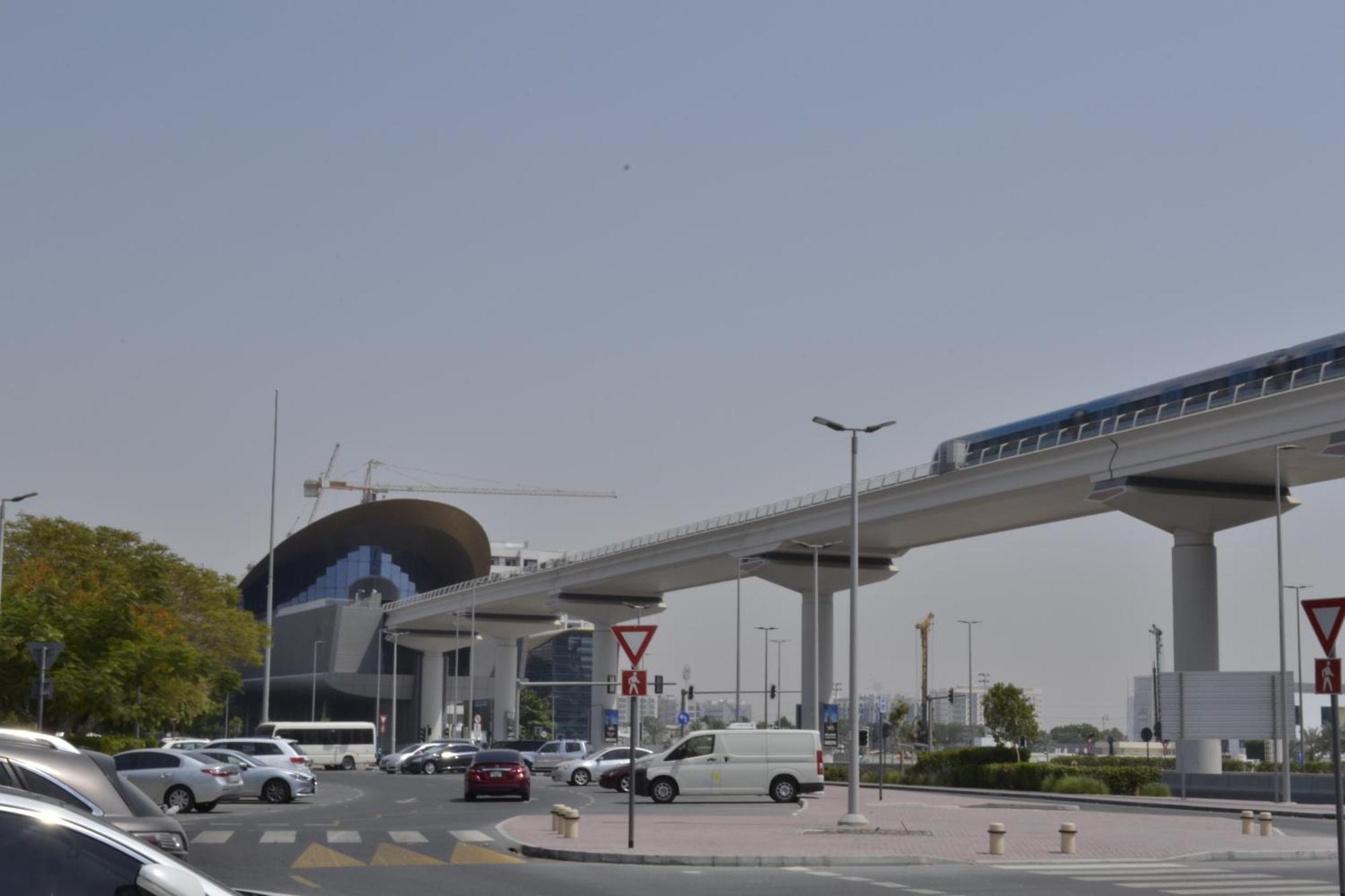Stunning Close To Metro Dubai